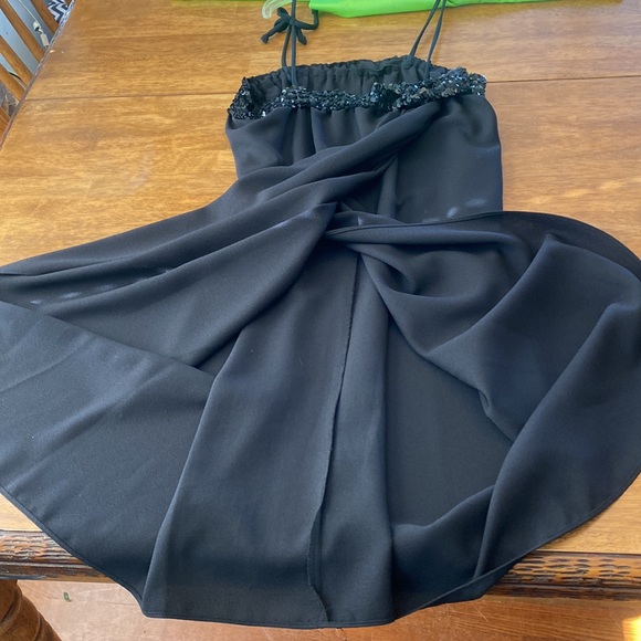 Black dress - Picture 2 of 6